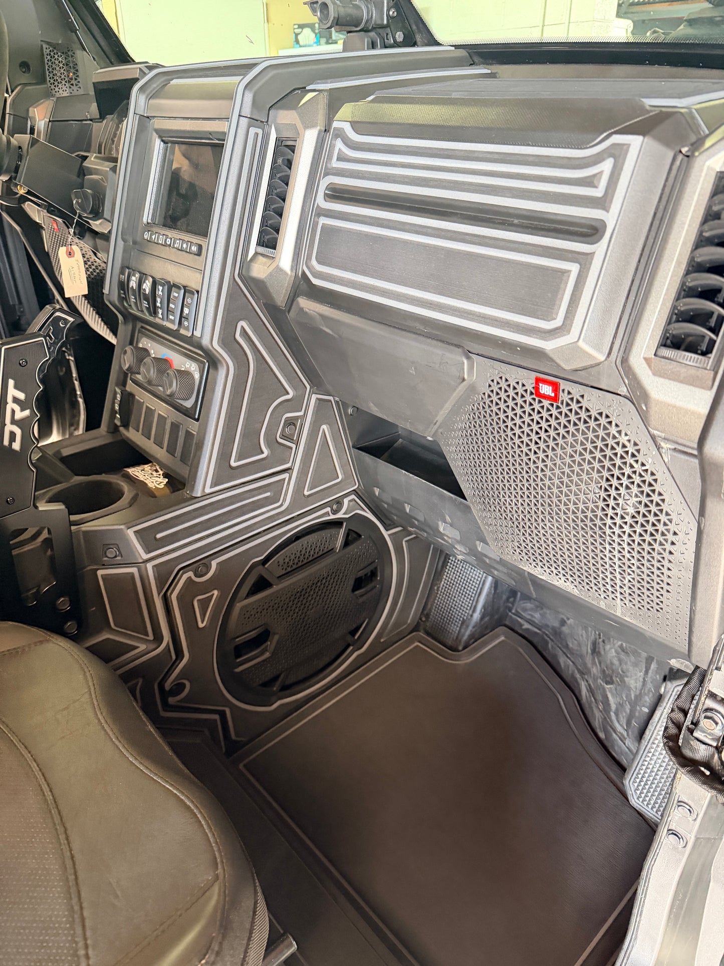 Polaris Xpedition - Custom Kit Builder